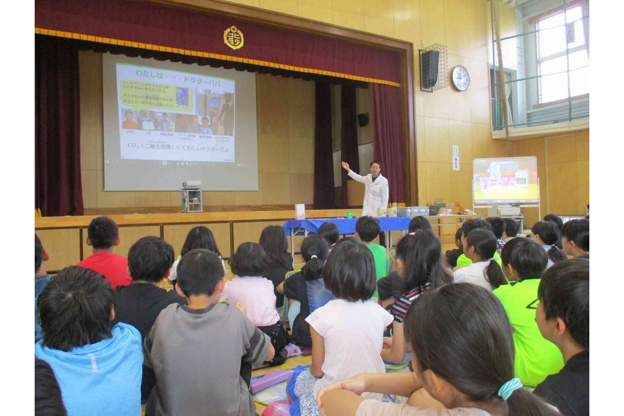 江東区立北砂小学校で「カーボンリサイクル実験キット体験教室」を開催